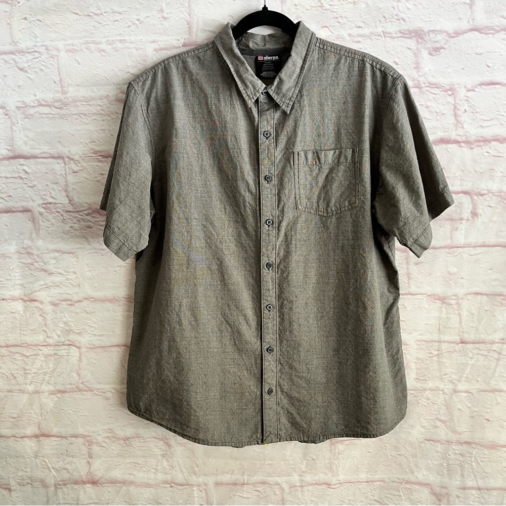 Sherpa Adventure Gear Gray Aztec Casual Button Down Shirt with Short Sleeves